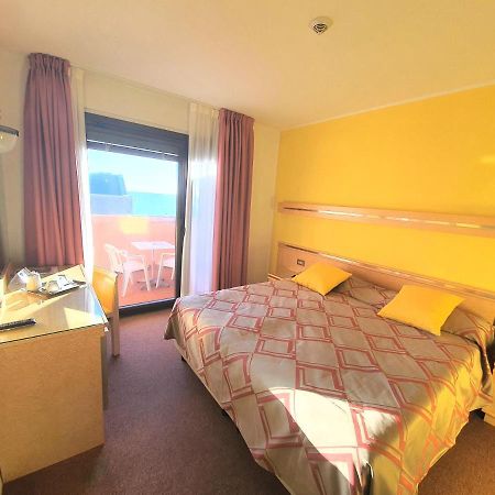 Hotel Antares Градо Экстерьер фото