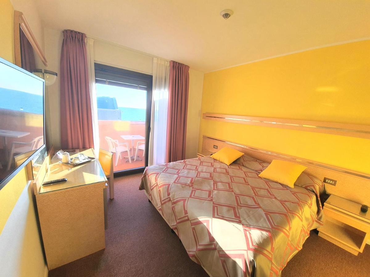 Hotel Antares Градо Экстерьер фото