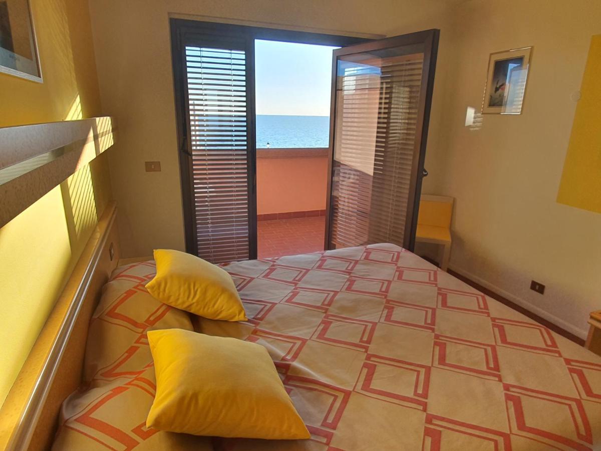 Hotel Antares Градо Экстерьер фото