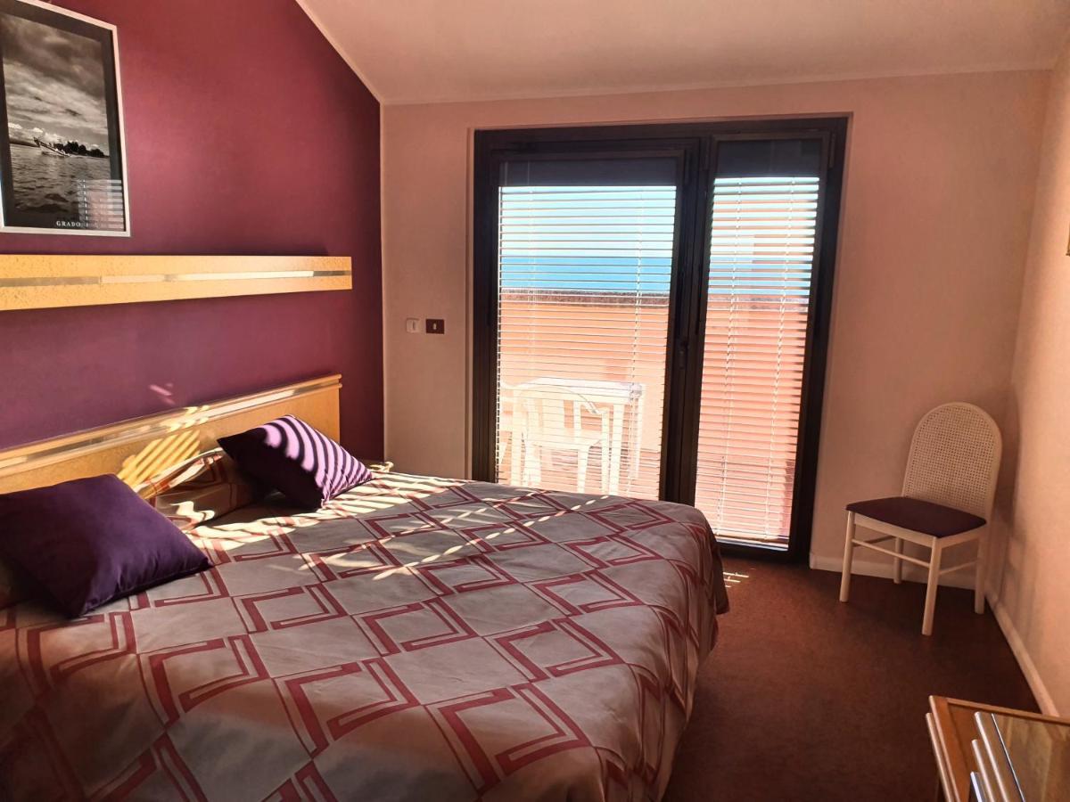 Hotel Antares Градо Экстерьер фото