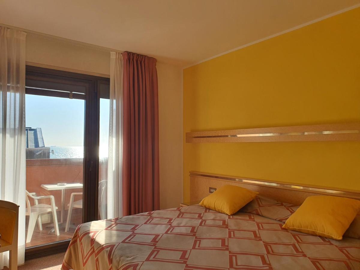 Hotel Antares Градо Экстерьер фото