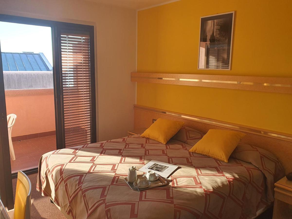 Hotel Antares Градо Экстерьер фото