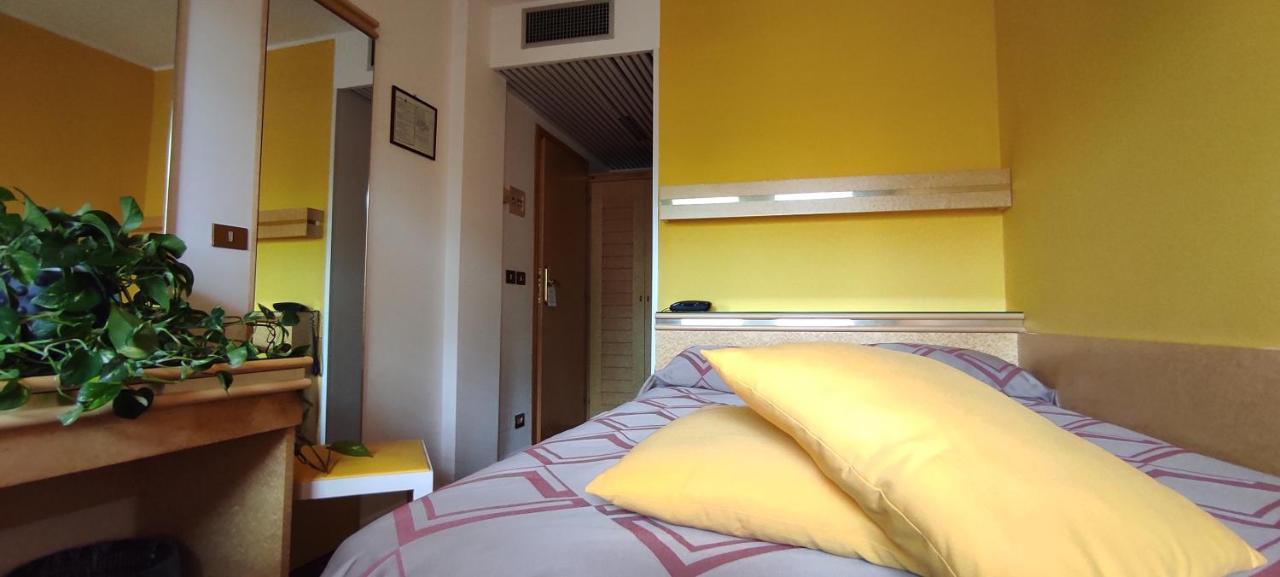 Hotel Antares Градо Экстерьер фото
