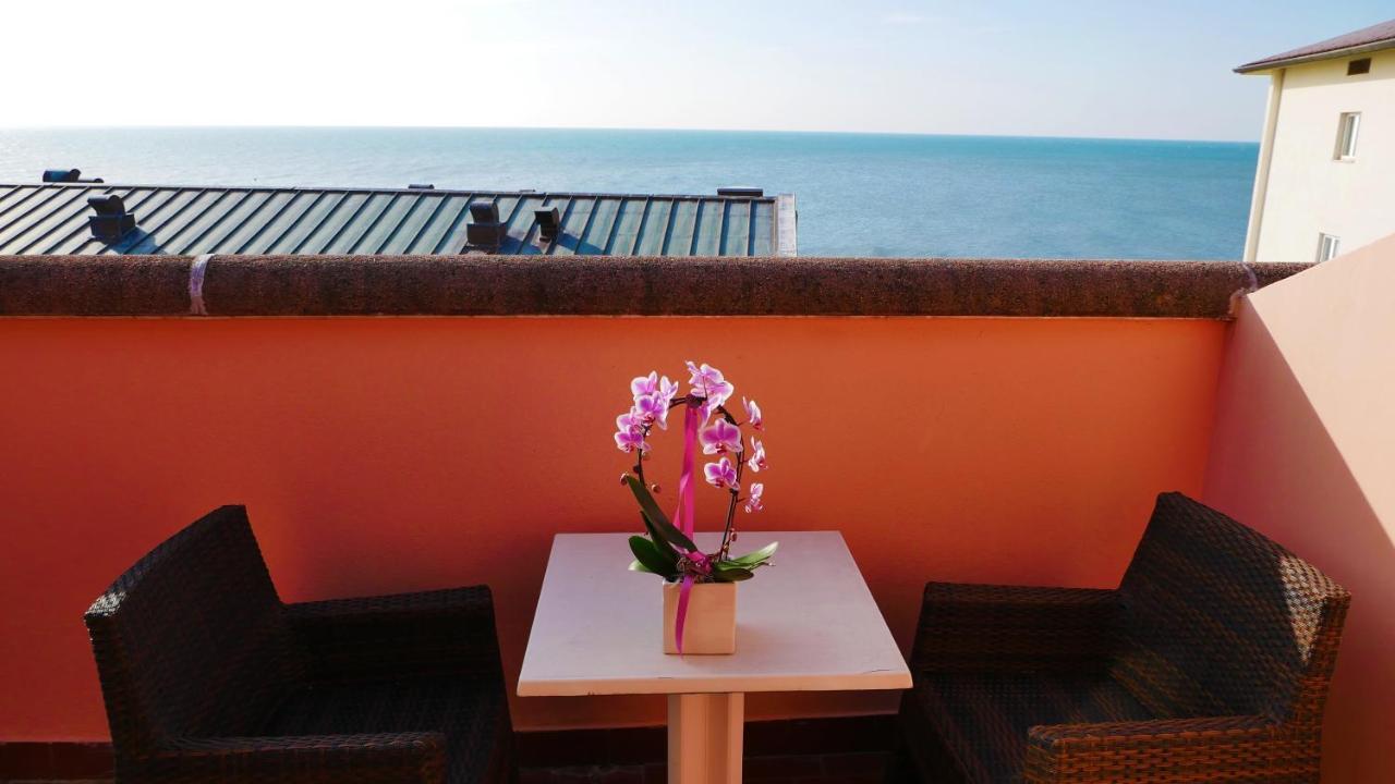 Hotel Antares Градо Экстерьер фото